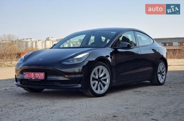 Седан Tesla Model 3 2022 в Ровно