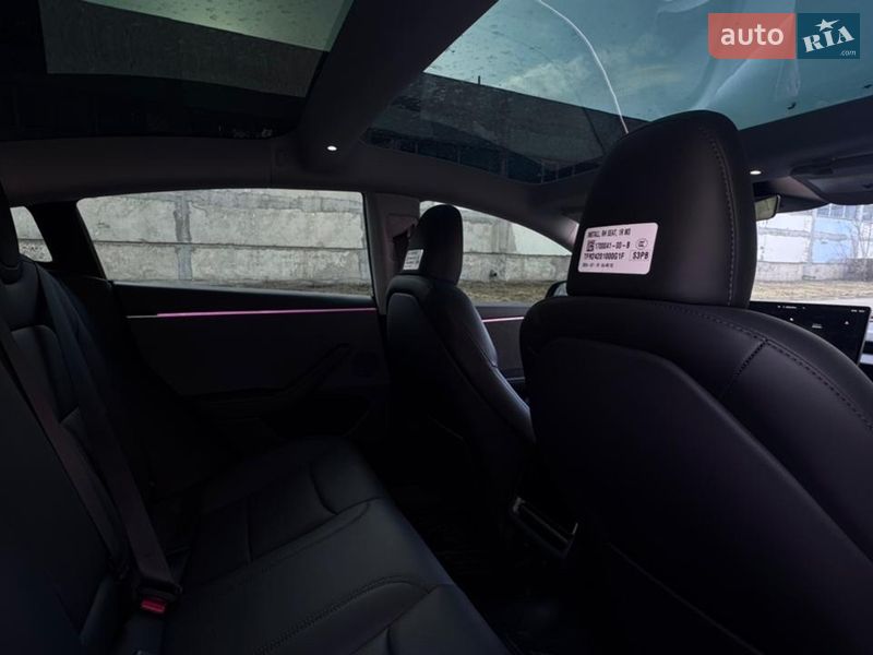 Седан Tesla Model 3 2024 в Кропивницком