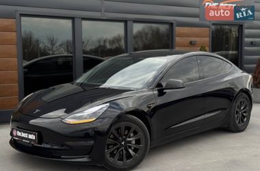 Седан Tesla Model 3 2022 в Ровно