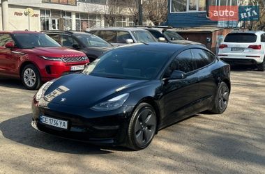 Седан Tesla Model 3 2022 в Черновцах
