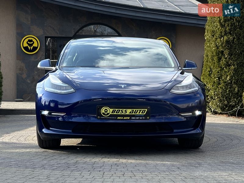 Седан Tesla Model 3 2019 в Львове