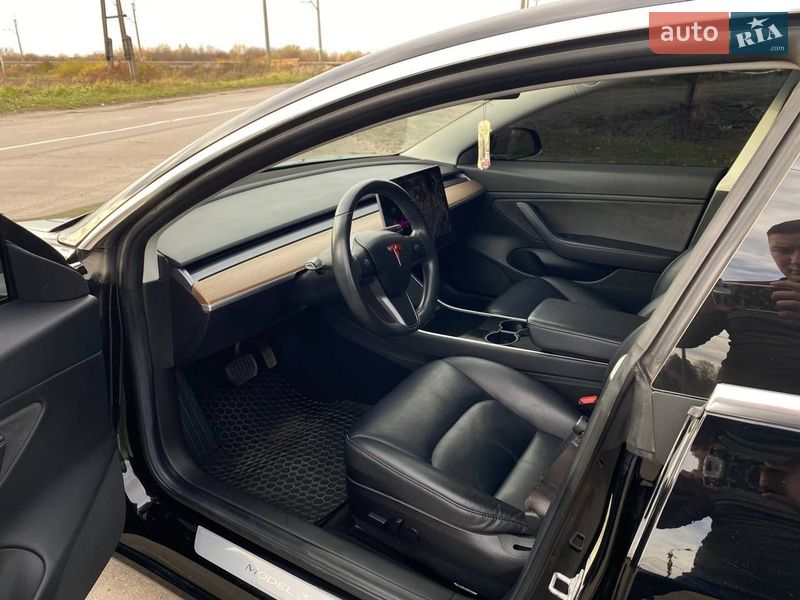 Седан Tesla Model 3 2018 в Ковеле