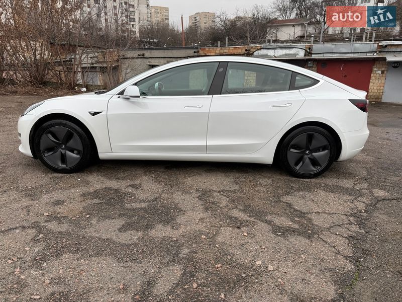 Седан Tesla Model 3 2018 в Киеве