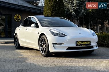 Седан Tesla Model 3 2018 в Львові