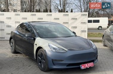 Седан Tesla Model 3 2022 в Луцке