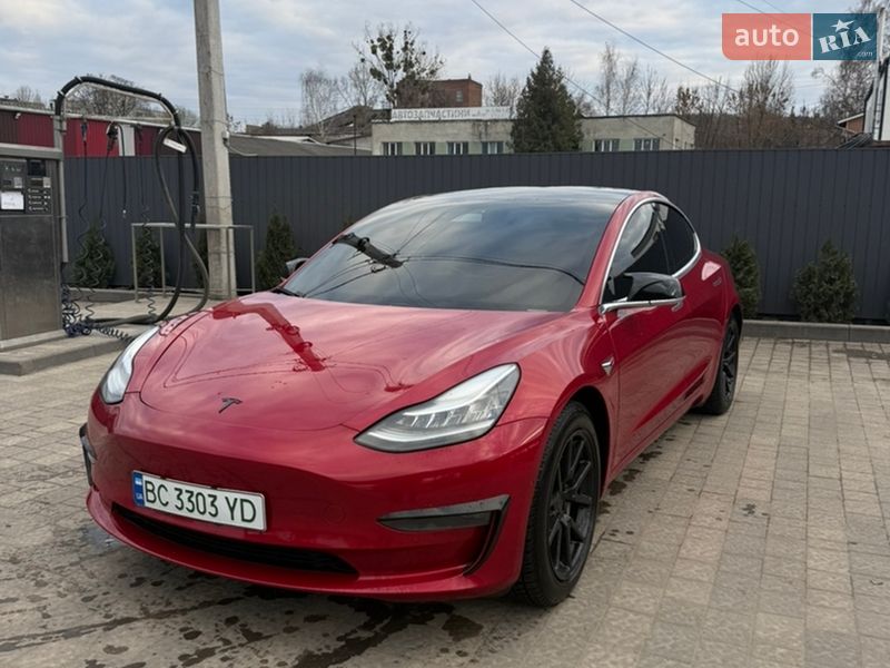 Седан Tesla Model 3 2020 в Перемышлянах