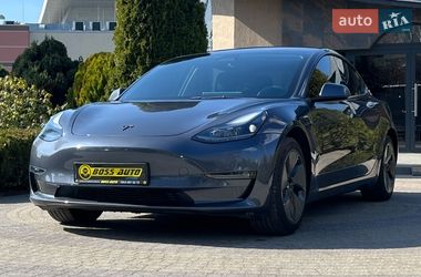 Седан Tesla Model 3 2022 в Львове