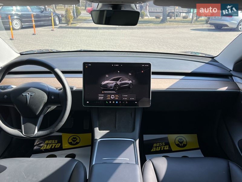 Седан Tesla Model 3 2022 в Львове