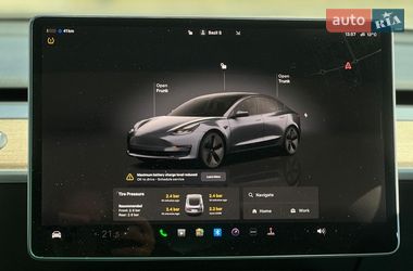 Седан Tesla Model 3 2022 в Львове