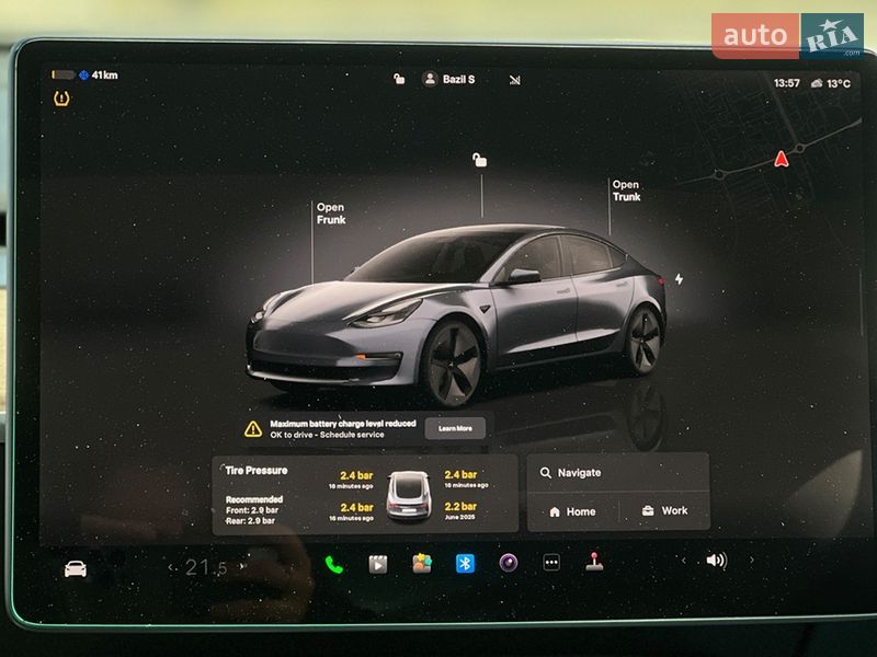 Седан Tesla Model 3 2022 в Львове