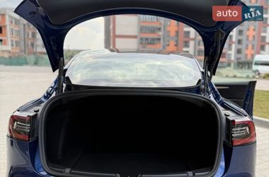 Седан Tesla Model 3 2021 в Тернополе