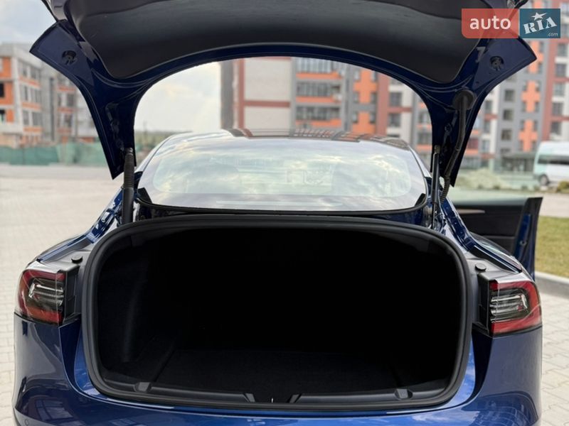 Седан Tesla Model 3 2021 в Тернополе