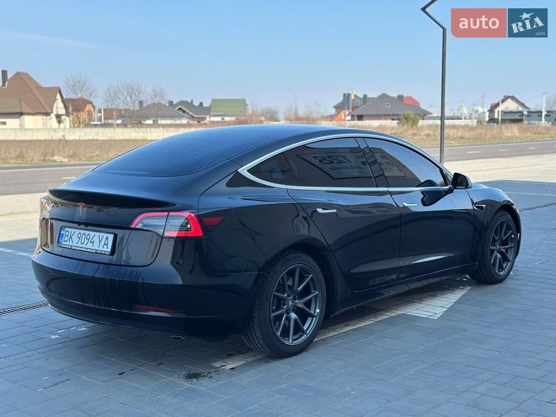 Седан Tesla Model 3 2019 в Луцке фото 4 Седан Tesla Model 3 2019 в Луцке