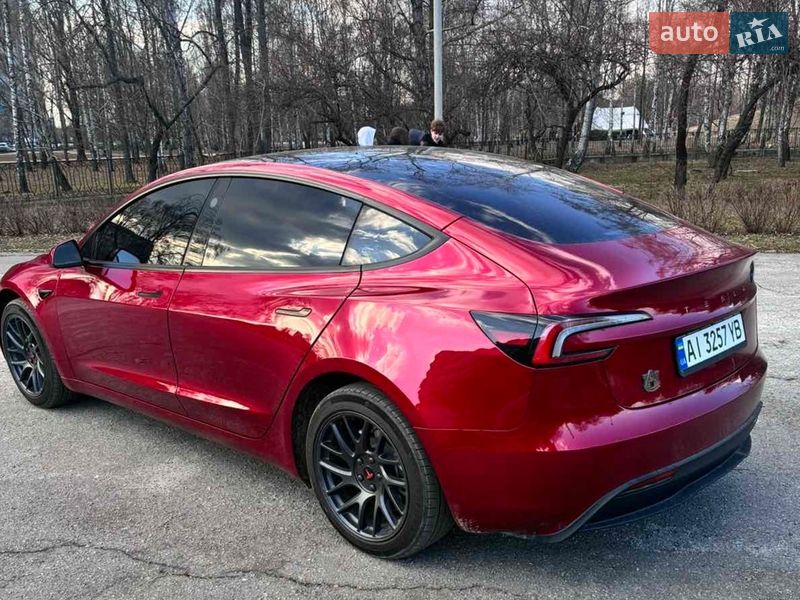 Седан Tesla Model 3 2024 в Киеве