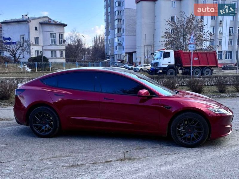 Седан Tesla Model 3 2024 в Киеве