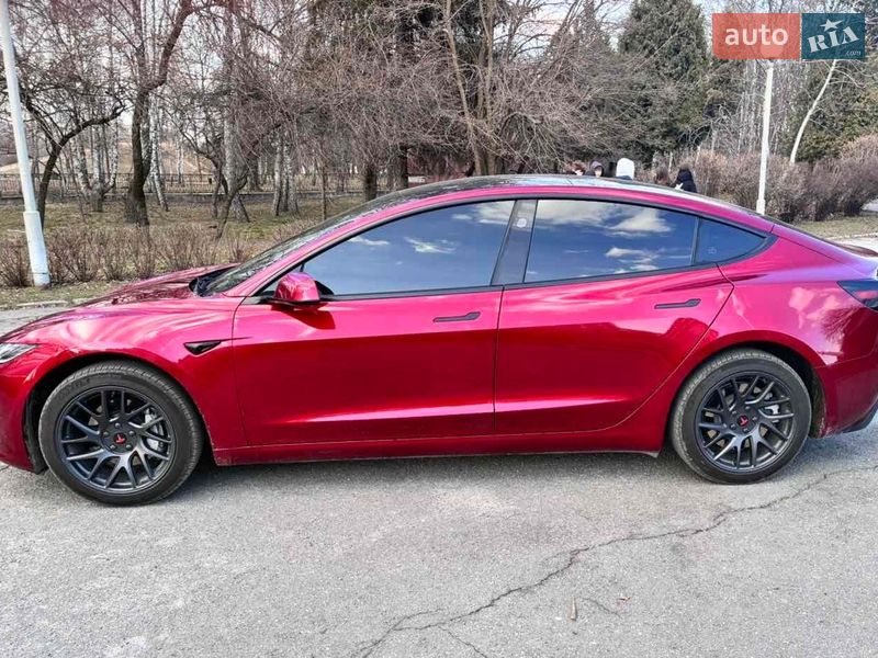 Седан Tesla Model 3 2024 в Киеве