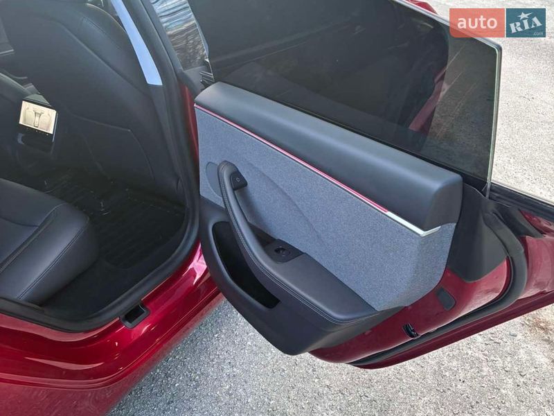 Седан Tesla Model 3 2024 в Киеве