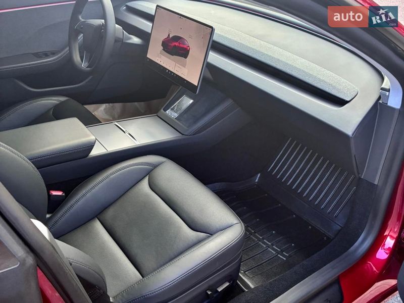 Седан Tesla Model 3 2024 в Киеве