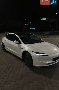 Седан Tesla Model 3 2023 в Ужгороді