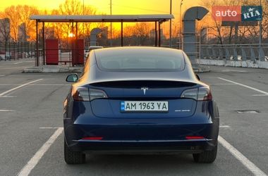 Седан Tesla Model 3 2020 в Киеве