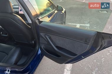 Седан Tesla Model 3 2020 в Киеве