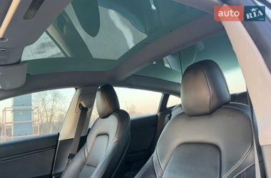Седан Tesla Model 3 2020 в Киеве