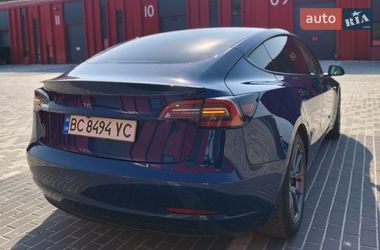 Седан Tesla Model 3 2021 в Львові