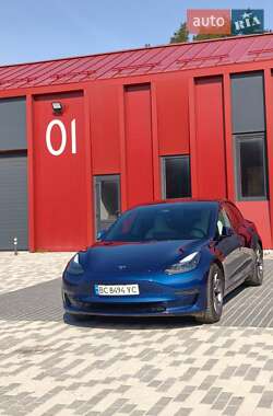 Седан Tesla Model 3 2021 в Львові