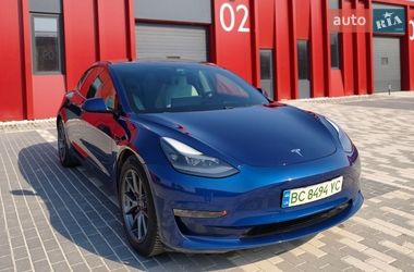 Седан Tesla Model 3 2021 в Львові