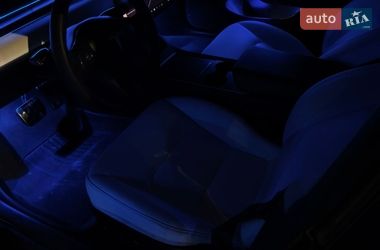 Седан Tesla Model 3 2021 в Львові