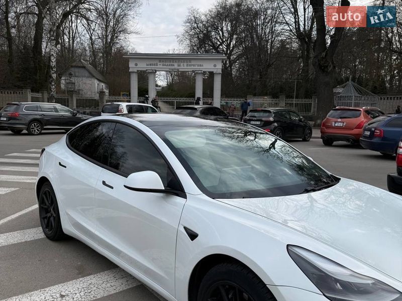 Tesla Model 3 2020