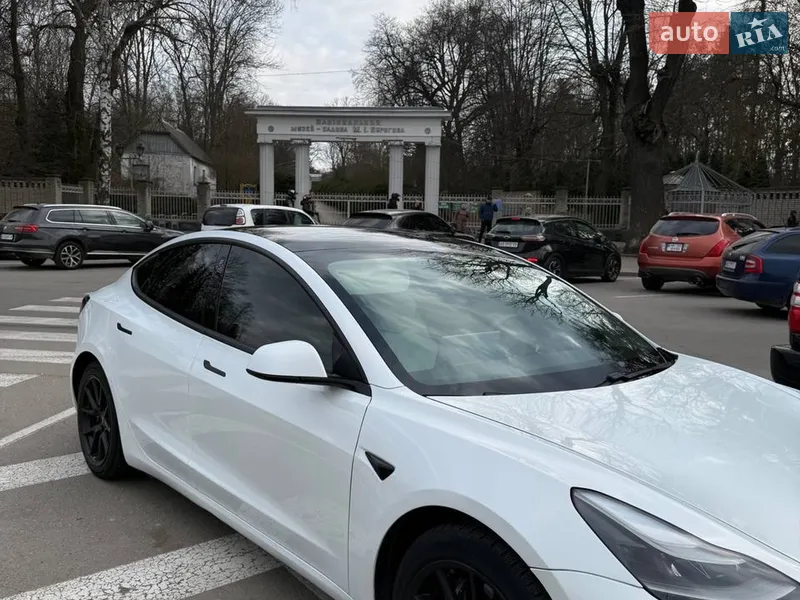 Tesla Model 3 2020