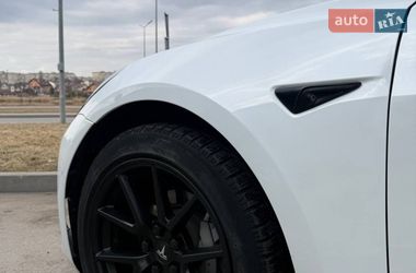 Седан Tesla Model 3 2020 в Виннице