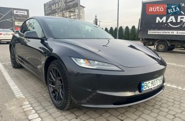 Седан Tesla Model 3 2024 в Львові