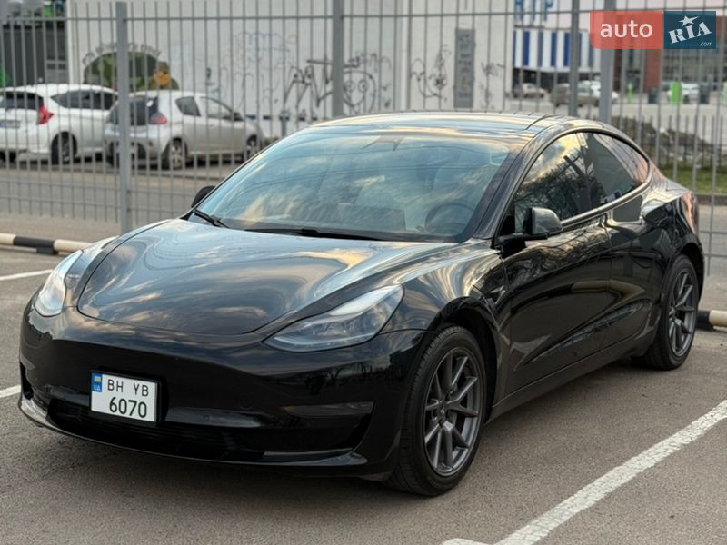Седан Tesla Model 3 2021 в Одесі