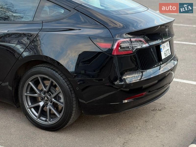 Седан Tesla Model 3 2021 в Одесі