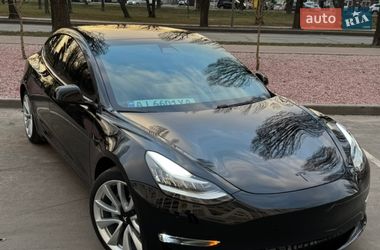 Седан Tesla Model 3 2020 в Киеве