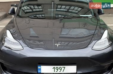Седан Tesla Model 3 2021 в Киеве