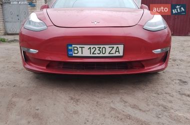 Седан Tesla Model 3 2018 в Херсоні