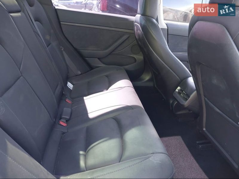 Седан Tesla Model 3 2022 в Киеве