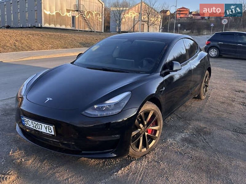 Седан Tesla Model 3 2022 в Киеве