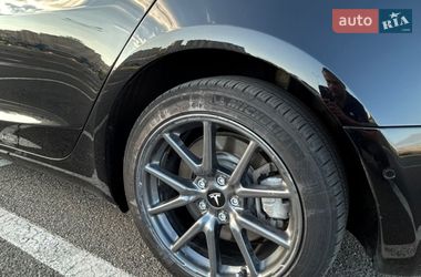 Седан Tesla Model 3 2018 в Киеве