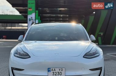 Седан Tesla Model 3 2019 в Києві