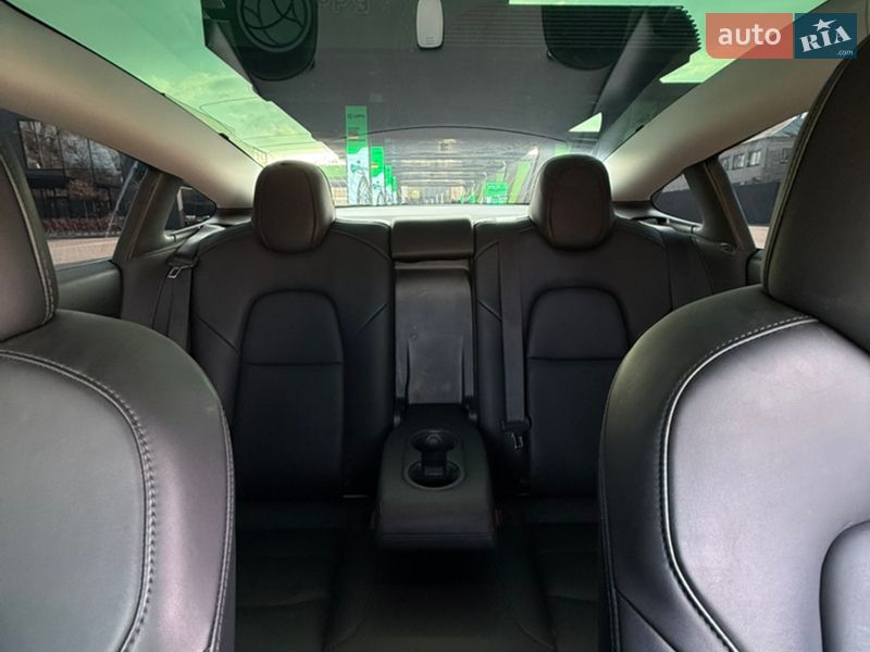 Седан Tesla Model 3 2019 в Києві