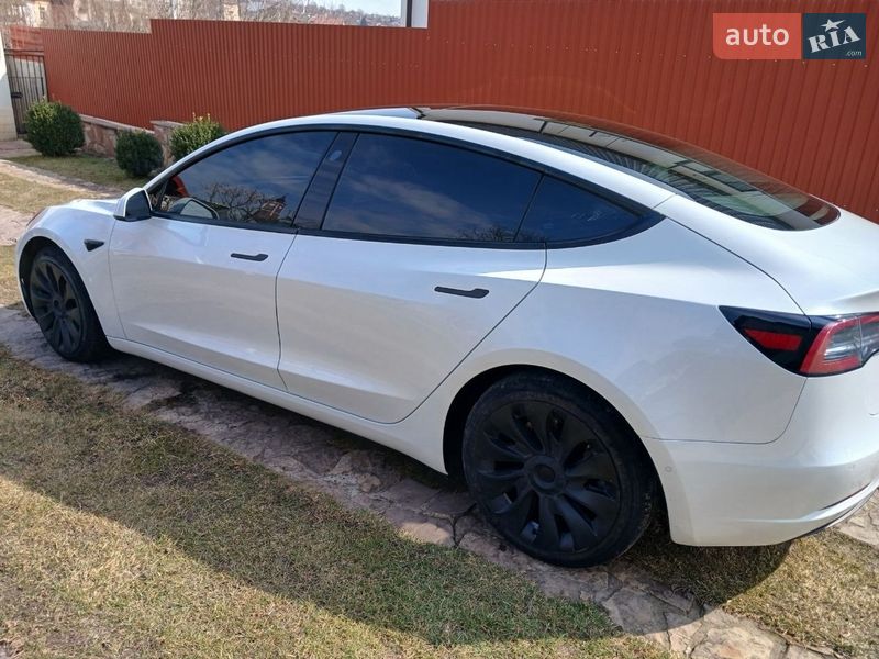 Седан Tesla Model 3 2021 в Теребовле