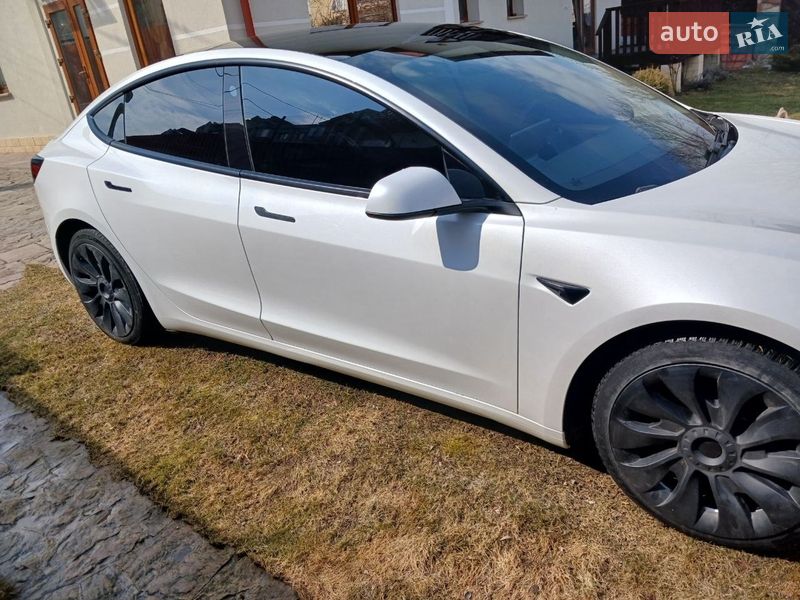 Седан Tesla Model 3 2021 в Теребовле