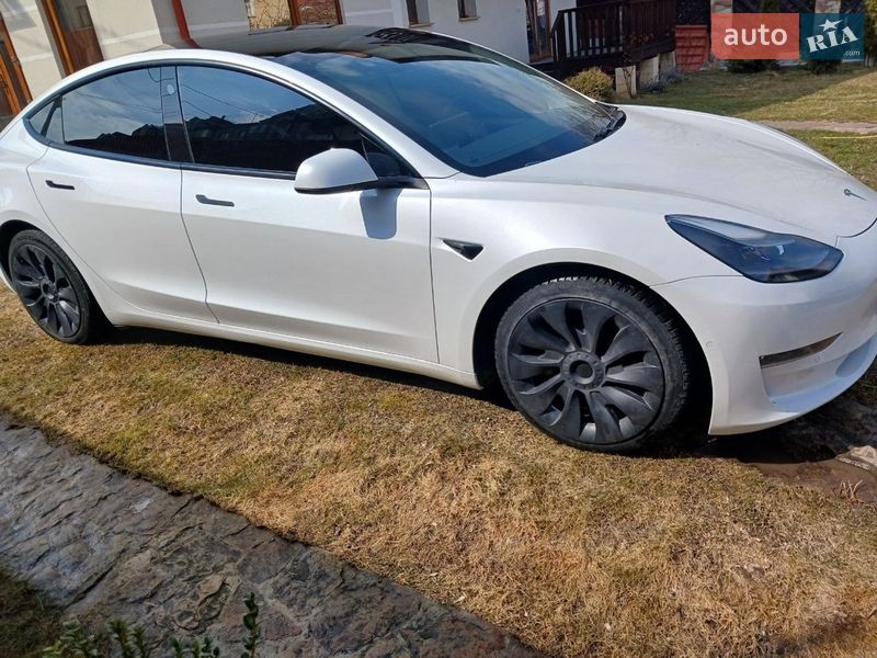 Седан Tesla Model 3 2021 в Теребовле