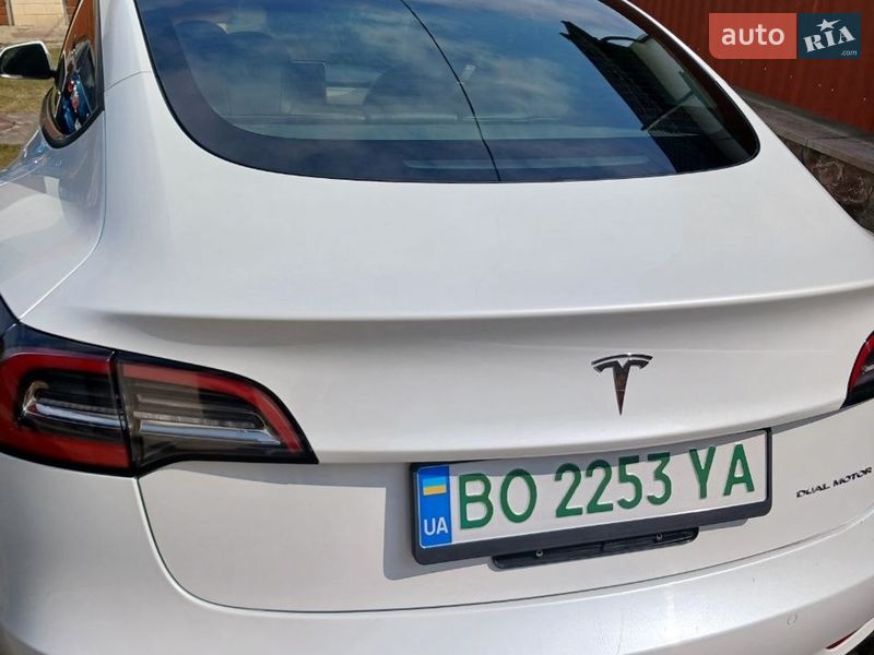 Седан Tesla Model 3 2021 в Теребовле