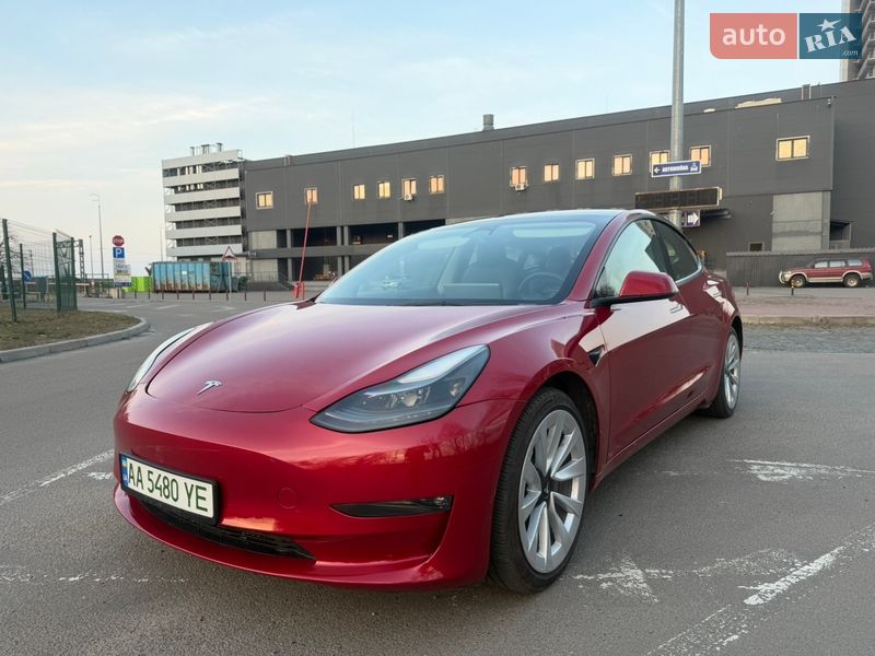 Седан Tesla Model 3 2022 в Києві