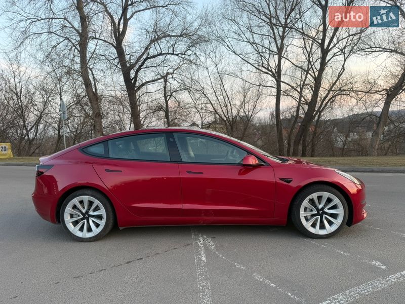 Седан Tesla Model 3 2022 в Києві
